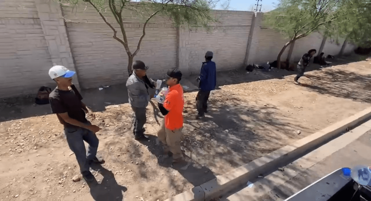 ENTREGAN AGUA EN COLONIAS POPULARES Y A POBLACIÓN VULNERABLE